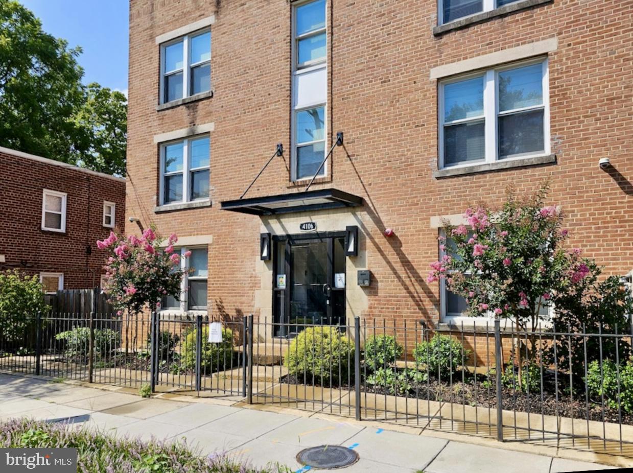 4106 GAULT PL NE #3, WASHINGTON, District Of Columbia 20019, 2 Bedrooms Bedrooms, ,2 BathroomsBathrooms,Residential,For sale,4106 GAULT PL NE #3,DCDC2208458 MLS # DCDC2208458
