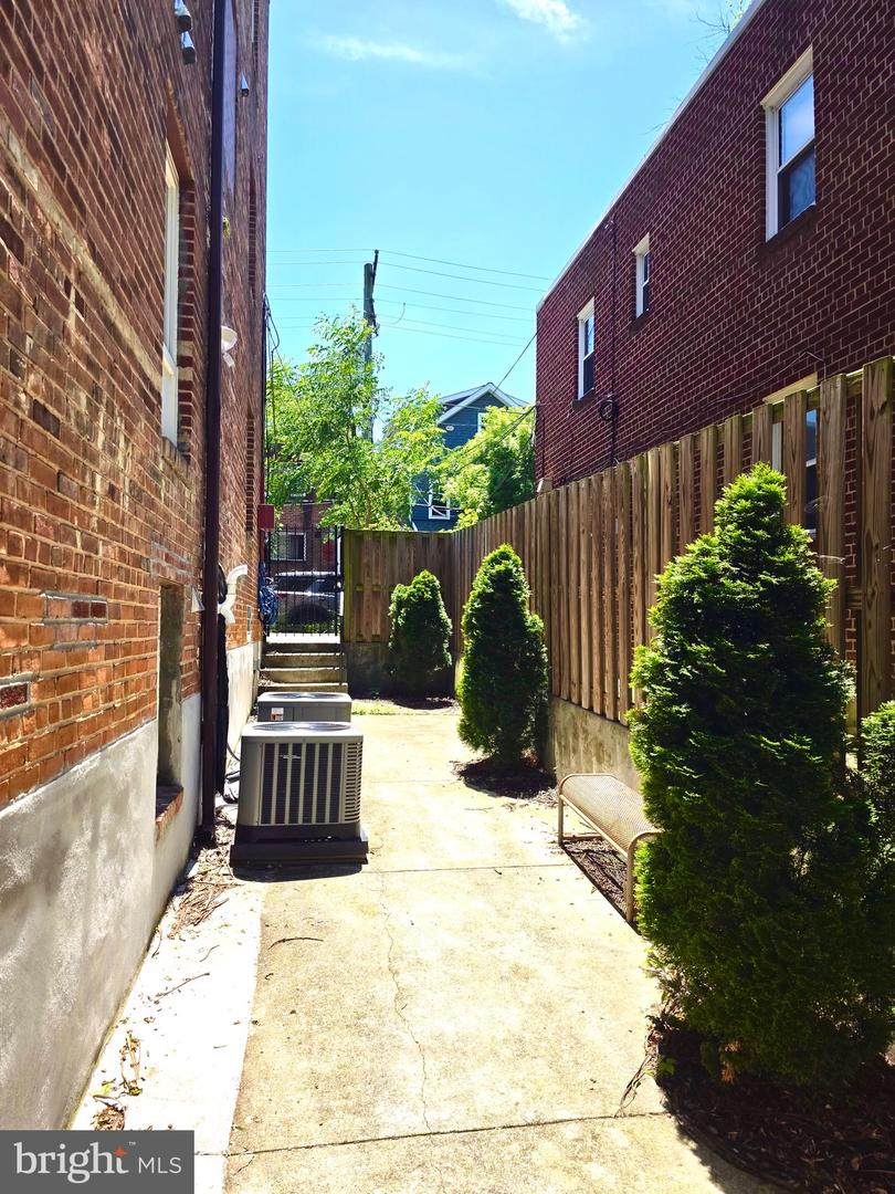 4106 GAULT PL NE #3, WASHINGTON, District Of Columbia 20019, 2 Bedrooms Bedrooms, ,2 BathroomsBathrooms,Residential,For sale,4106 GAULT PL NE #3,DCDC2208458 MLS # DCDC2208458