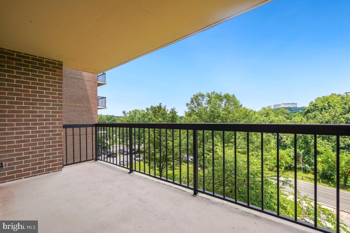 200 N PICKETT ST #509, ALEXANDRIA, Virginia 22304, 3 Bedrooms Bedrooms, ,2 BathroomsBathrooms,Residential,For sale,200 N PICKETT ST #509,VAAX2047072 MLS # VAAX2047072