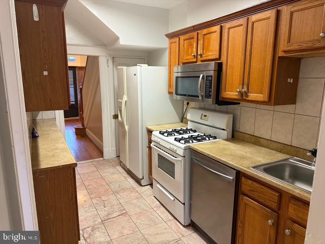 812 EMERSON ST NW, WASHINGTON, District Of Columbia 20011, 4 Bedrooms Bedrooms, ,2 BathroomsBathrooms,Residential,For sale,812 EMERSON ST NW,DCDC2208472 MLS # DCDC2208472