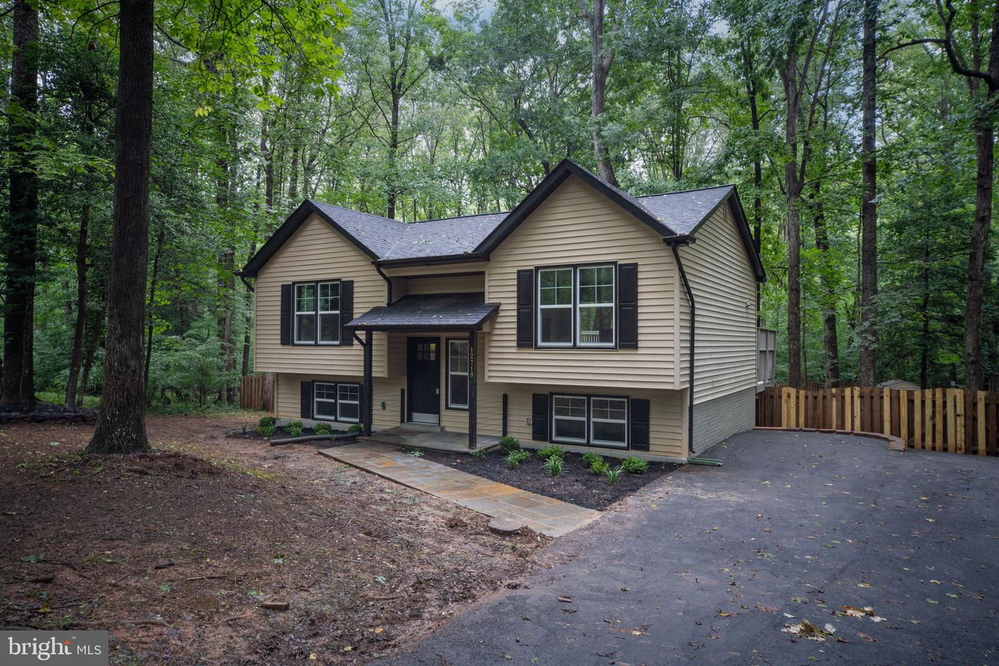 12719 PICKETT CT, SPOTSYLVANIA, Virginia 22551, 4 Bedrooms Bedrooms, ,2 BathroomsBathrooms,Residential,For sale,12719 PICKETT CT,VASP2034326 MLS # VASP2034326