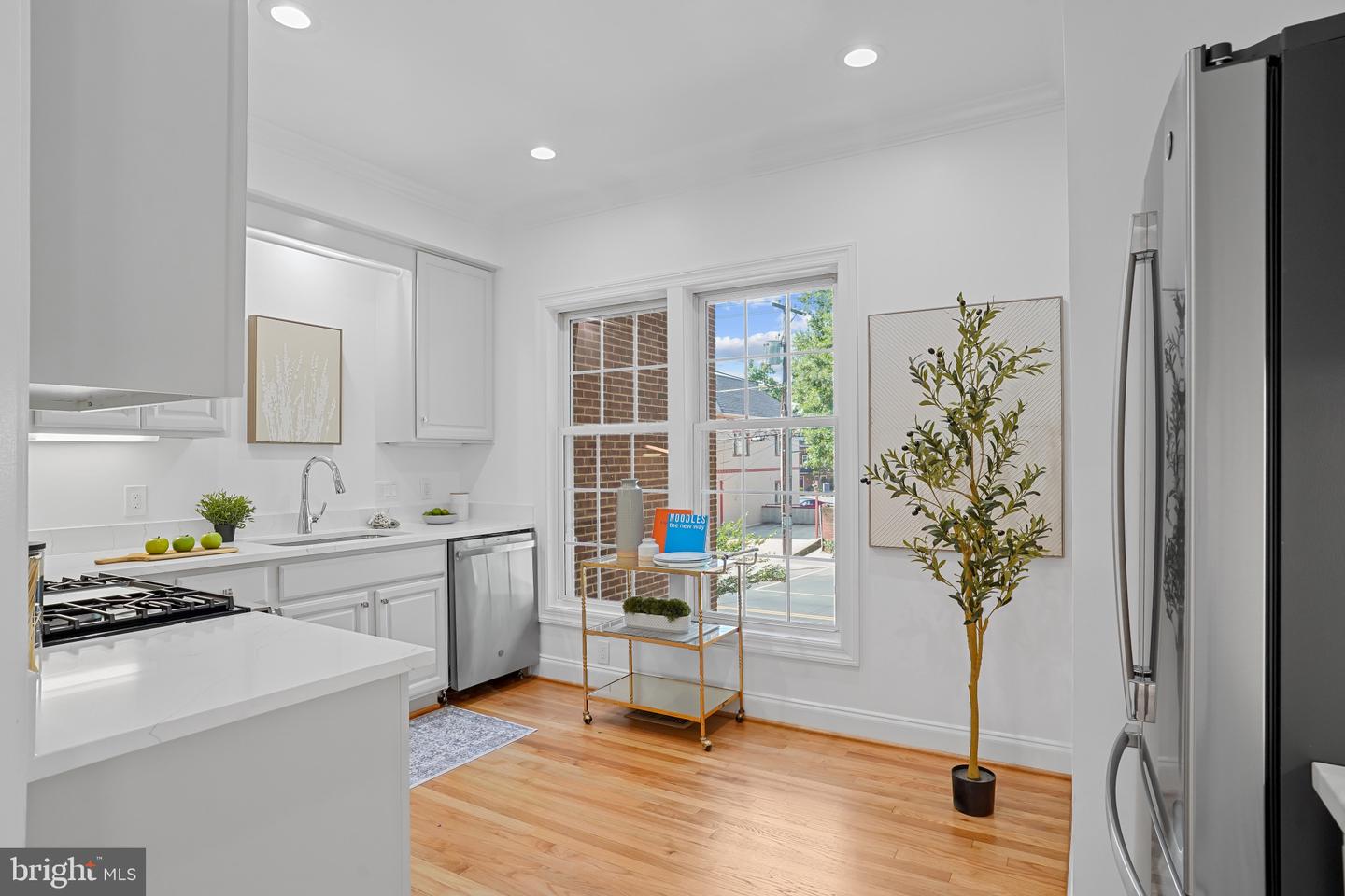 4425 MACARTHUR BLVD NW, WASHINGTON, District Of Columbia 20007, 3 Bedrooms Bedrooms, ,3 BathroomsBathrooms,Residential,For sale,4425 MACARTHUR BLVD NW,DCDC2208442 MLS # DCDC2208442