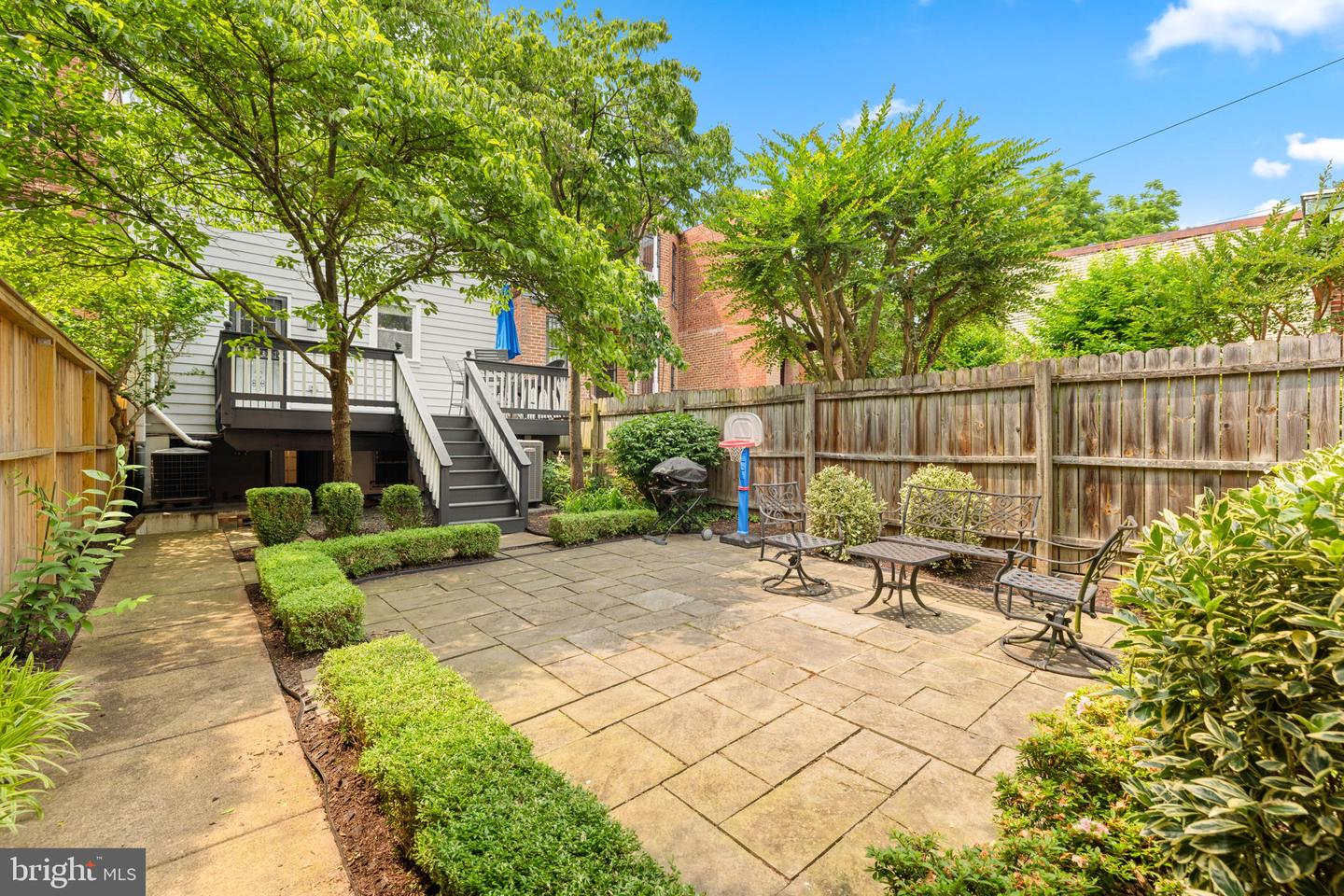 224 9TH ST SE, WASHINGTON, District Of Columbia 20003, 4 Bedrooms Bedrooms, ,3 BathroomsBathrooms,Residential,For sale,224 9TH ST SE,DCDC2208456 MLS # DCDC2208456
