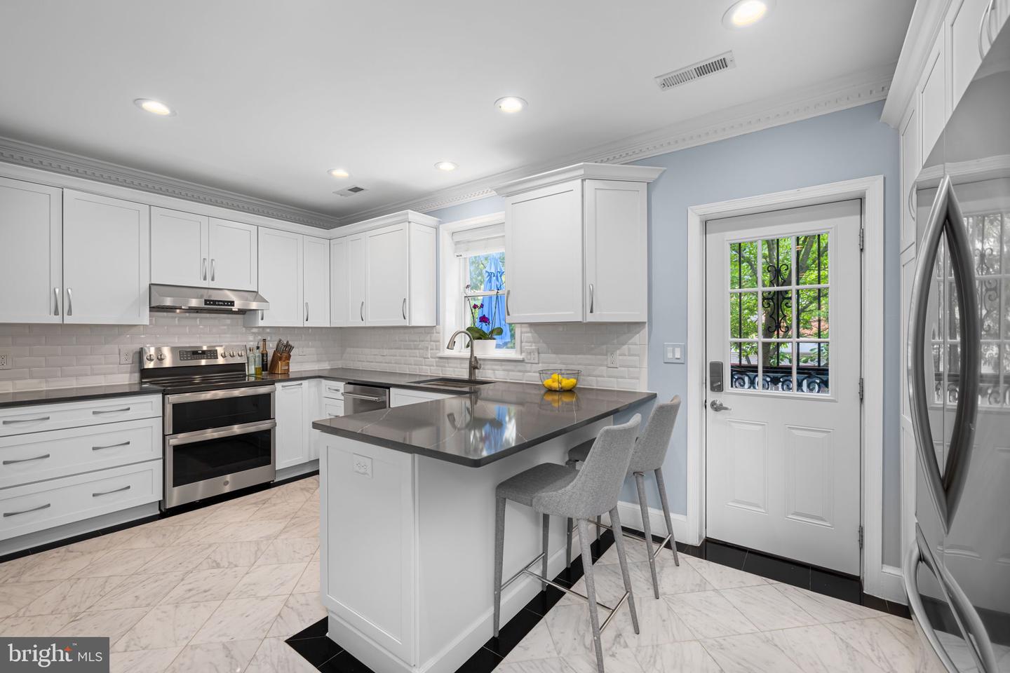 224 9TH ST SE, WASHINGTON, District Of Columbia 20003, 4 Bedrooms Bedrooms, ,3 BathroomsBathrooms,Residential,For sale,224 9TH ST SE,DCDC2208456 MLS # DCDC2208456