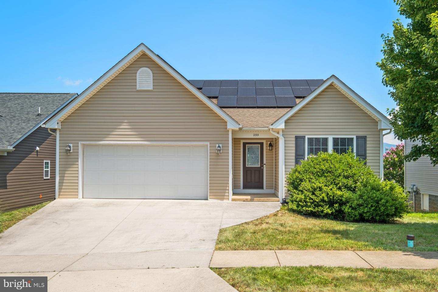 233 OVERVIEW ST, WAYNESBORO, Virginia 22980, 3 Bedrooms Bedrooms, ,2 BathroomsBathrooms,Residential,For sale,233 OVERVIEW ST,VAWB2000182 MLS # VAWB2000182
