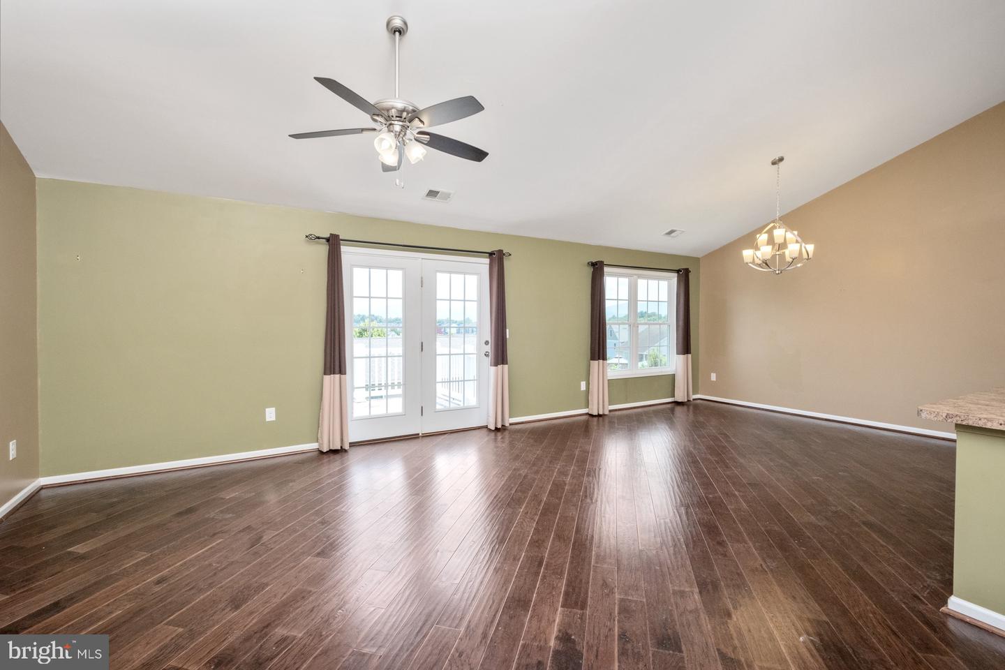 233 OVERVIEW ST, WAYNESBORO, Virginia 22980, 3 Bedrooms Bedrooms, ,2 BathroomsBathrooms,Residential,For sale,233 OVERVIEW ST,VAWB2000182 MLS # VAWB2000182