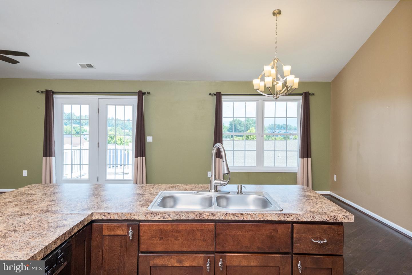 233 OVERVIEW ST, WAYNESBORO, Virginia 22980, 3 Bedrooms Bedrooms, ,2 BathroomsBathrooms,Residential,For sale,233 OVERVIEW ST,VAWB2000182 MLS # VAWB2000182