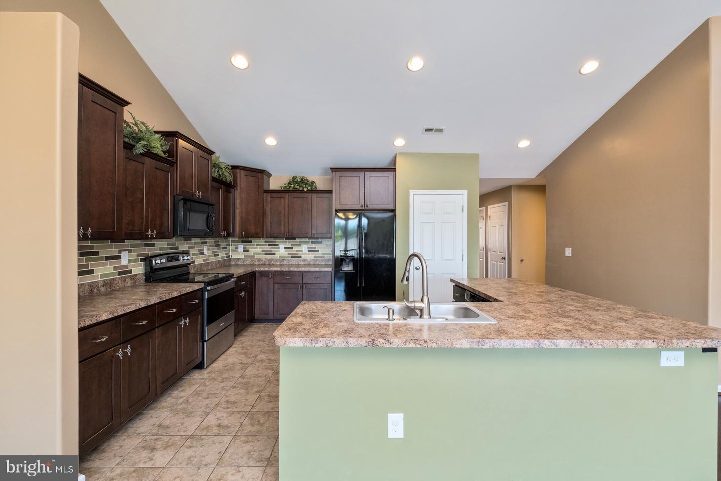 233 OVERVIEW ST, WAYNESBORO, Virginia 22980, 3 Bedrooms Bedrooms, ,2 BathroomsBathrooms,Residential,For sale,233 OVERVIEW ST,VAWB2000182 MLS # VAWB2000182