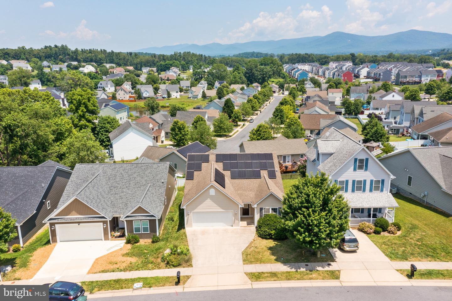 233 OVERVIEW ST, WAYNESBORO, Virginia 22980, 3 Bedrooms Bedrooms, ,2 BathroomsBathrooms,Residential,For sale,233 OVERVIEW ST,VAWB2000182 MLS # VAWB2000182