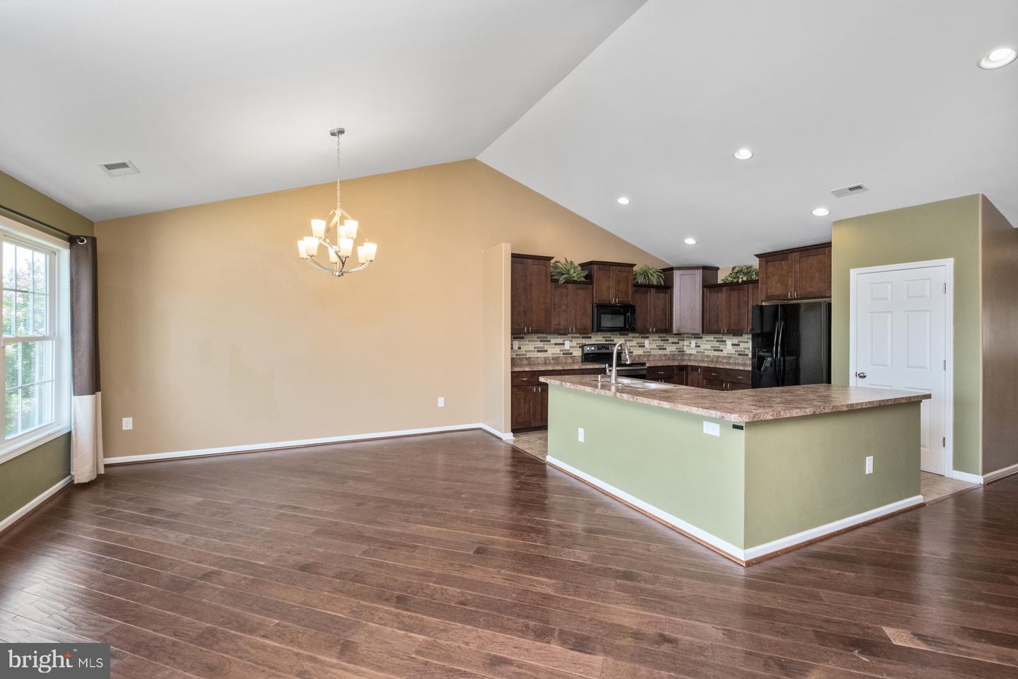233 OVERVIEW ST, WAYNESBORO, Virginia 22980, 3 Bedrooms Bedrooms, ,2 BathroomsBathrooms,Residential,For sale,233 OVERVIEW ST,VAWB2000182 MLS # VAWB2000182