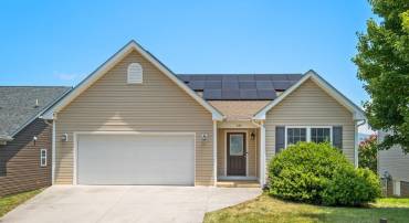 233 OVERVIEW ST, WAYNESBORO, Virginia 22980, 3 Bedrooms Bedrooms, ,2 BathroomsBathrooms,Residential,For sale,233 OVERVIEW ST,VAWB2000182 MLS # VAWB2000182