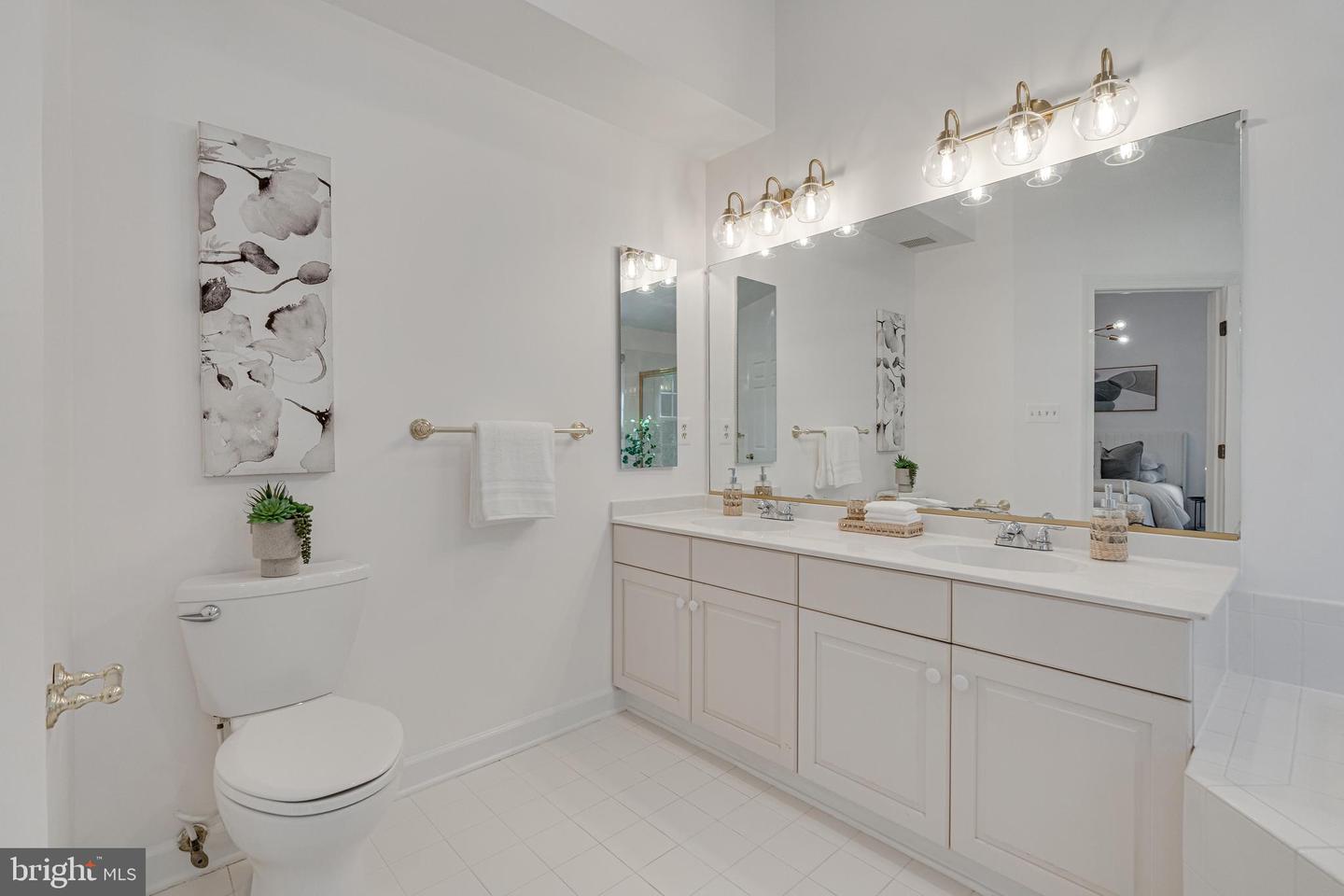 2153 WOLFTRAP CT, VIENNA, Virginia 22182, 3 Bedrooms Bedrooms, ,3 BathroomsBathrooms,Residential,For sale,2153 WOLFTRAP CT,VAFX2252736 MLS # VAFX2252736