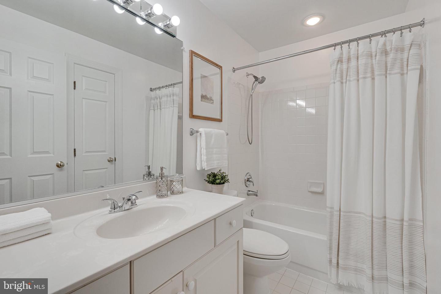 2153 WOLFTRAP CT, VIENNA, Virginia 22182, 3 Bedrooms Bedrooms, ,3 BathroomsBathrooms,Residential,For sale,2153 WOLFTRAP CT,VAFX2252736 MLS # VAFX2252736