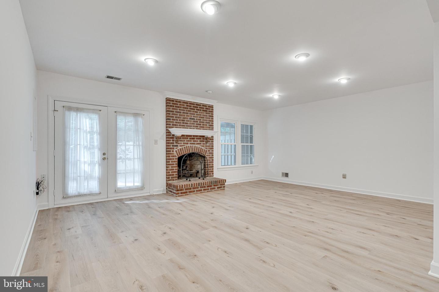 2153 WOLFTRAP CT, VIENNA, Virginia 22182, 3 Bedrooms Bedrooms, ,3 BathroomsBathrooms,Residential,For sale,2153 WOLFTRAP CT,VAFX2252736 MLS # VAFX2252736