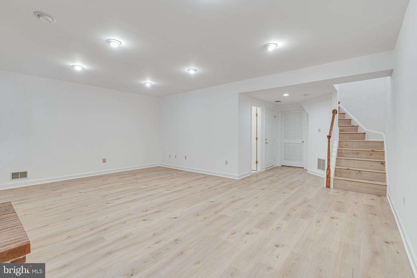 2153 WOLFTRAP CT, VIENNA, Virginia 22182, 3 Bedrooms Bedrooms, ,3 BathroomsBathrooms,Residential,For sale,2153 WOLFTRAP CT,VAFX2252736 MLS # VAFX2252736