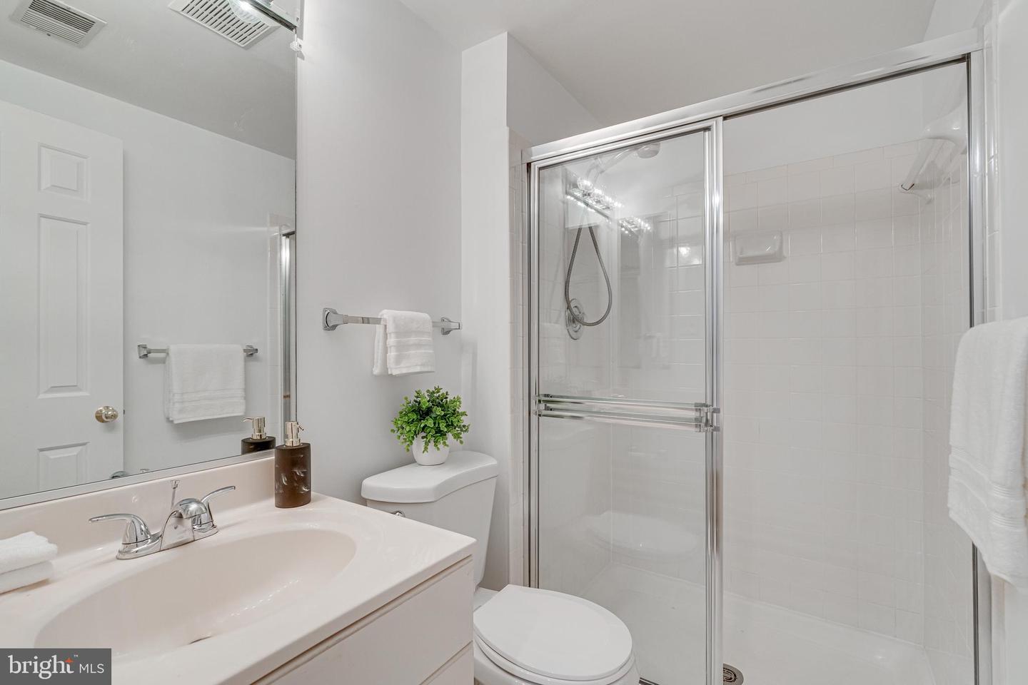 2153 WOLFTRAP CT, VIENNA, Virginia 22182, 3 Bedrooms Bedrooms, ,3 BathroomsBathrooms,Residential,For sale,2153 WOLFTRAP CT,VAFX2252736 MLS # VAFX2252736