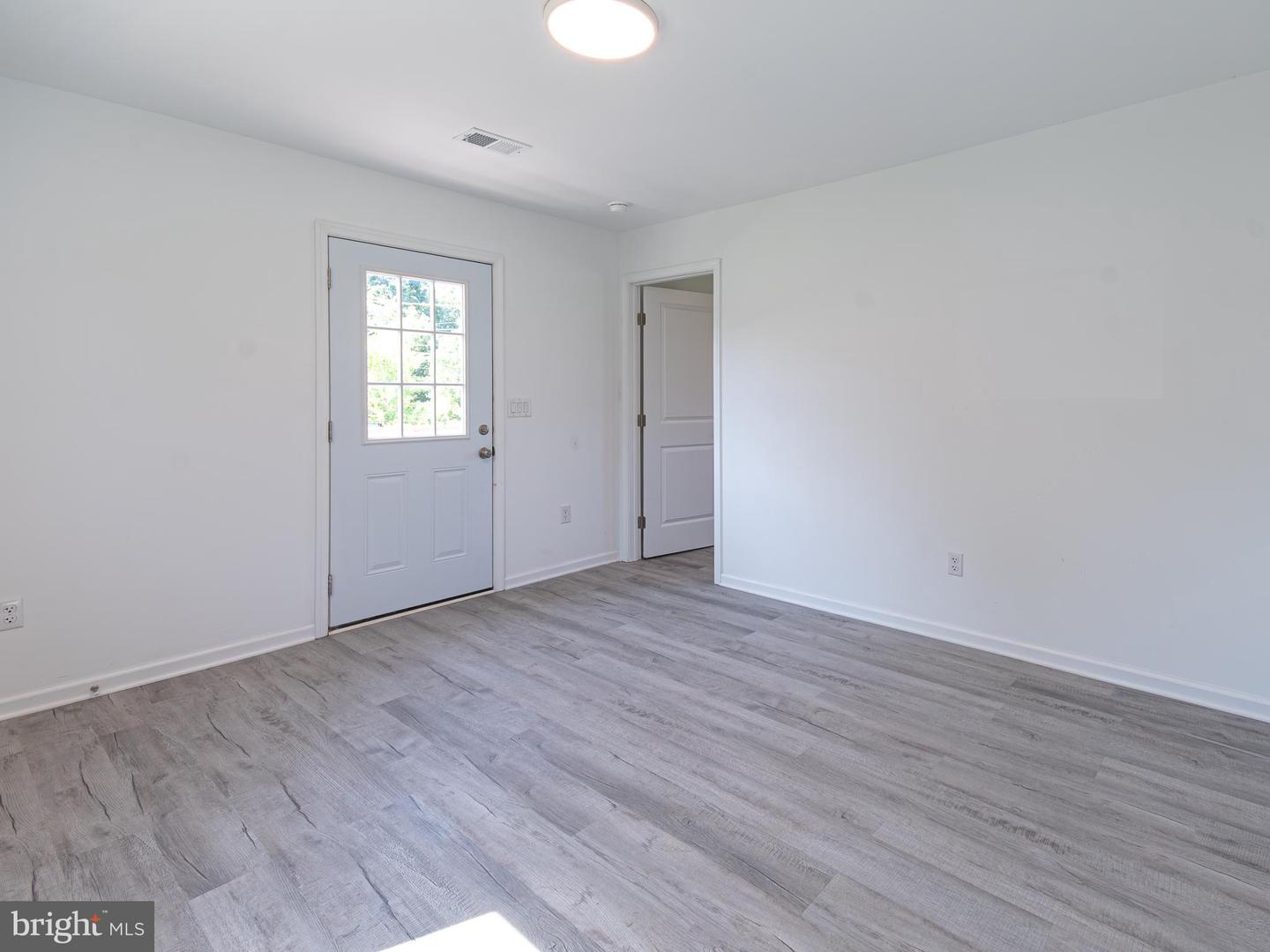 2450 HAPPY CREEK RD, FRONT ROYAL, Virginia 22630, 3 Bedrooms Bedrooms, 5 Rooms Rooms,2 BathroomsBathrooms,Residential,For sale,2450 HAPPY CREEK RD,VAWR2011602 MLS # VAWR2011602