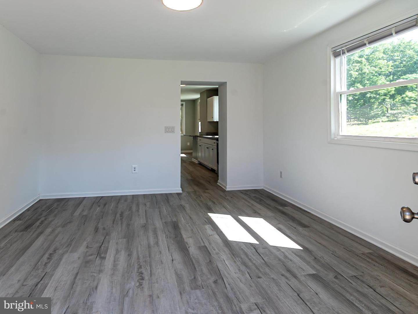 2450 HAPPY CREEK RD, FRONT ROYAL, Virginia 22630, 3 Bedrooms Bedrooms, 5 Rooms Rooms,2 BathroomsBathrooms,Residential,For sale,2450 HAPPY CREEK RD,VAWR2011602 MLS # VAWR2011602