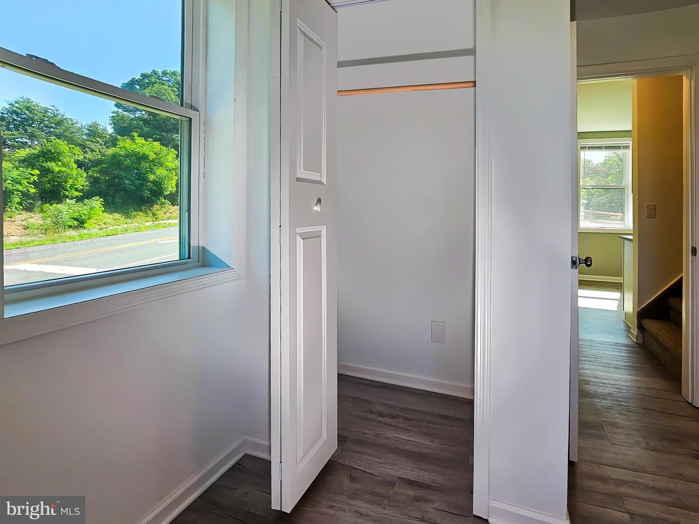2450 HAPPY CREEK RD, FRONT ROYAL, Virginia 22630, 3 Bedrooms Bedrooms, 5 Rooms Rooms,2 BathroomsBathrooms,Residential,For sale,2450 HAPPY CREEK RD,VAWR2011602 MLS # VAWR2011602