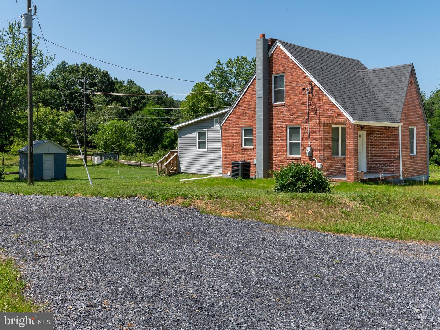 2450 HAPPY CREEK RD, FRONT ROYAL, Virginia 22630, 3 Bedrooms Bedrooms, 5 Rooms Rooms,2 BathroomsBathrooms,Residential,For sale,2450 HAPPY CREEK RD,VAWR2011602 MLS # VAWR2011602