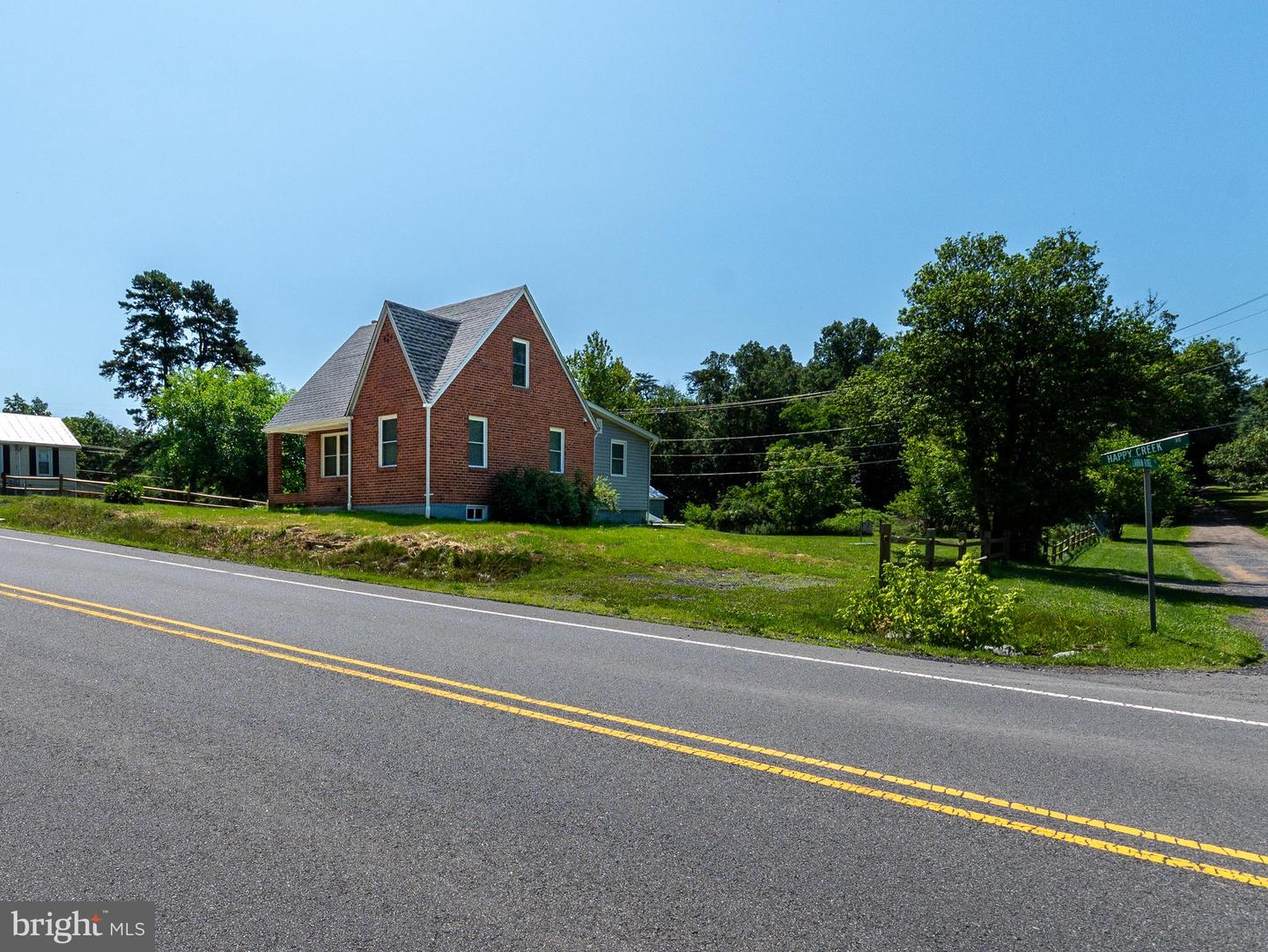 2450 HAPPY CREEK RD, FRONT ROYAL, Virginia 22630, 3 Bedrooms Bedrooms, 5 Rooms Rooms,2 BathroomsBathrooms,Residential,For sale,2450 HAPPY CREEK RD,VAWR2011602 MLS # VAWR2011602