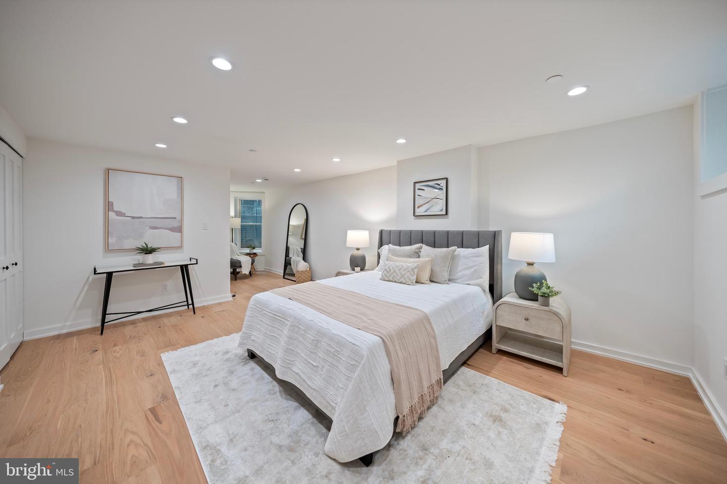 131 11 ST NE #1, WASHINGTON, District Of Columbia 20002, 2 Bedrooms Bedrooms, 4 Rooms Rooms,1 BathroomBathrooms,Residential,For sale,131 11 ST NE #1,DCDC2208546 MLS # DCDC2208546