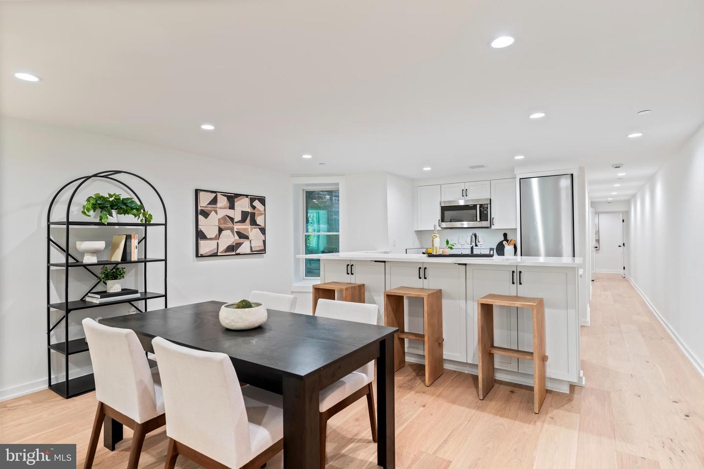 131 11 ST NE #1, WASHINGTON, District Of Columbia 20002, 2 Bedrooms Bedrooms, 4 Rooms Rooms,1 BathroomBathrooms,Residential,For sale,131 11 ST NE #1,DCDC2208546 MLS # DCDC2208546