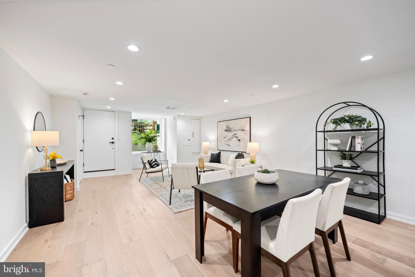 131 11 ST NE #1, WASHINGTON, District Of Columbia 20002, 2 Bedrooms Bedrooms, 4 Rooms Rooms,1 BathroomBathrooms,Residential,For sale,131 11 ST NE #1,DCDC2208546 MLS # DCDC2208546