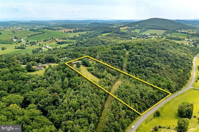 7600 TALL CEDARS LN, BRIDGEWATER, Virginia 22812, 4 Bedrooms Bedrooms, ,3 BathroomsBathrooms,Residential,For sale,7600 TALL CEDARS LN,VARO2002418 MLS # VARO2002418