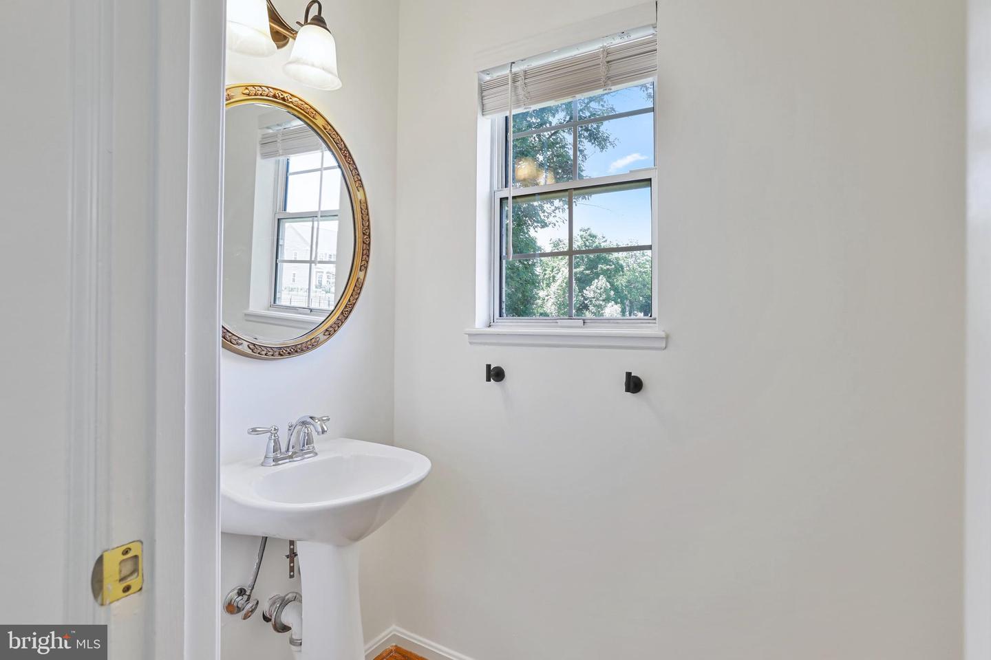 27 FRYE CT, LOVETTSVILLE, Virginia 20180, 3 Bedrooms Bedrooms, ,2 BathroomsBathrooms,Residential,For sale,27 FRYE CT,VALO2100892 MLS # VALO2100892