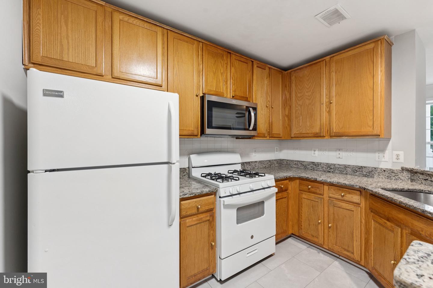 12781 FAIR CREST CT, FAIRFAX, Virginia 22033, 2 Bedrooms Bedrooms, ,2 BathroomsBathrooms,Residential,For sale,12781 FAIR CREST CT,VAFX2252716 MLS # VAFX2252716