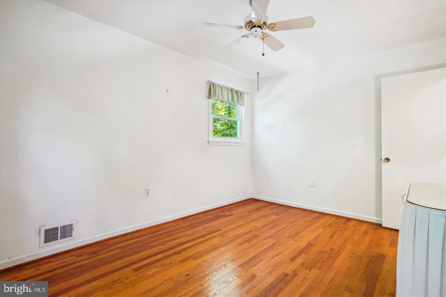 8659 WEIR ST, MANASSAS, Virginia 20110, 5 Bedrooms Bedrooms, ,2 BathroomsBathrooms,Residential,For sale,8659 WEIR ST,VAMN2008606 MLS # VAMN2008606