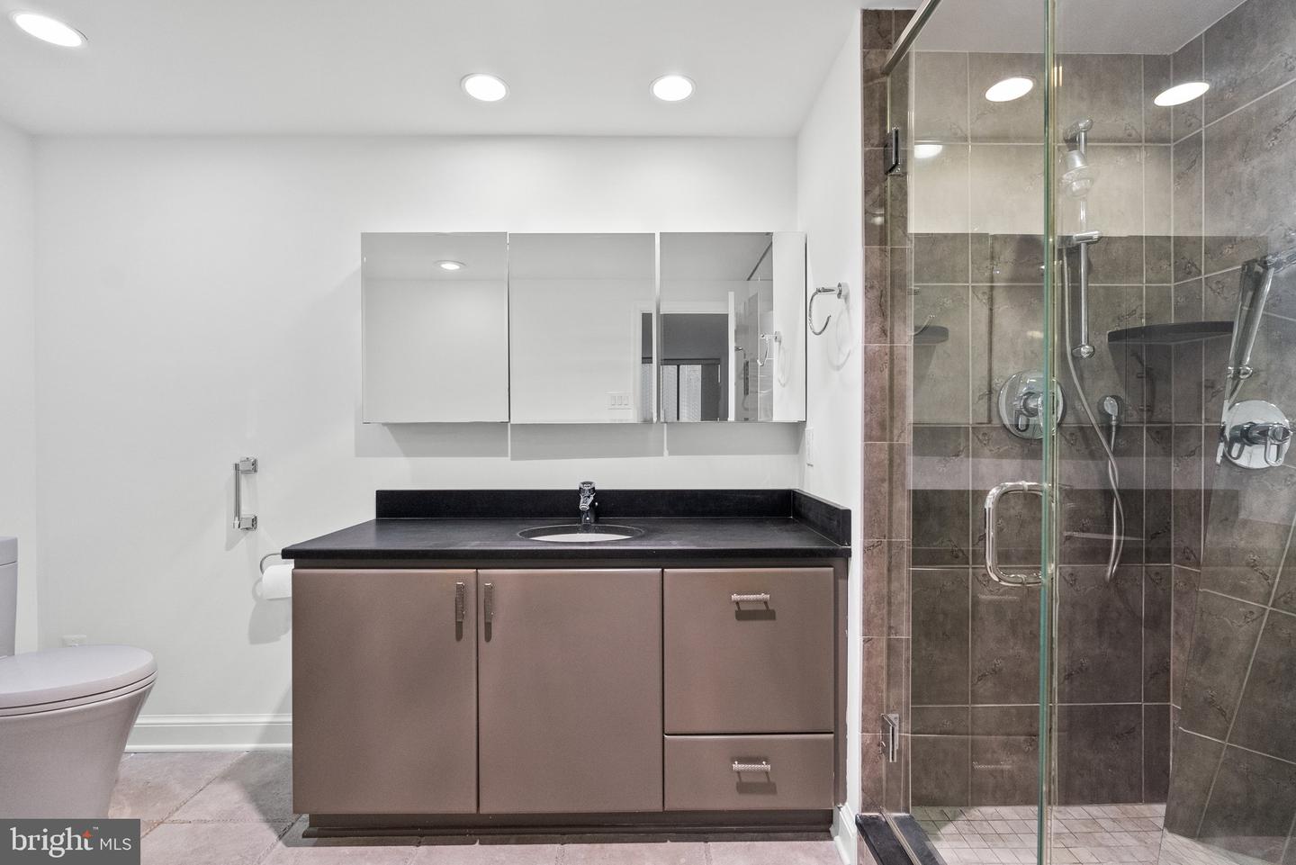 700 NEW HAMPSHIRE AVE NW #617, WASHINGTON, District Of Columbia 20037, 2 Bedrooms Bedrooms, ,2 BathroomsBathrooms,Residential,For sale,700 NEW HAMPSHIRE AVE NW #617,DCDC2185582 MLS # DCDC2185582