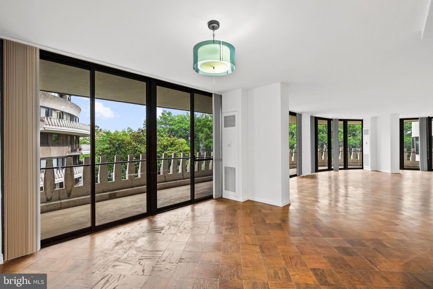 700 NEW HAMPSHIRE AVE NW #617, WASHINGTON, District Of Columbia 20037, 2 Bedrooms Bedrooms, ,2 BathroomsBathrooms,Residential,For sale,700 NEW HAMPSHIRE AVE NW #617,DCDC2185582 MLS # DCDC2185582