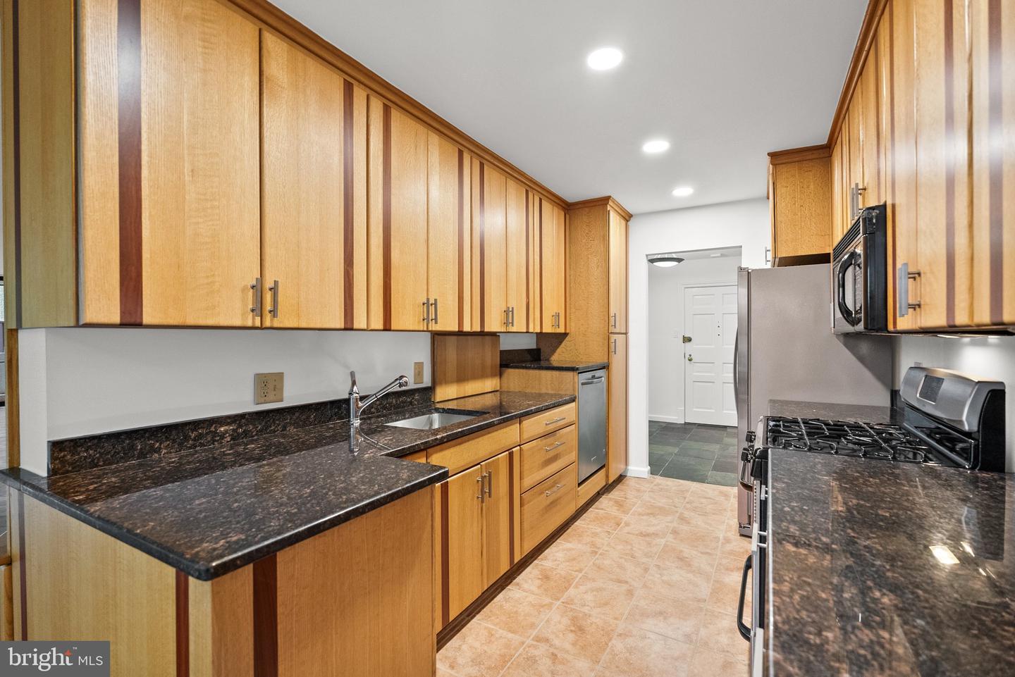 700 NEW HAMPSHIRE AVE NW #617, WASHINGTON, District Of Columbia 20037, 2 Bedrooms Bedrooms, ,2 BathroomsBathrooms,Residential,For sale,700 NEW HAMPSHIRE AVE NW #617,DCDC2185582 MLS # DCDC2185582