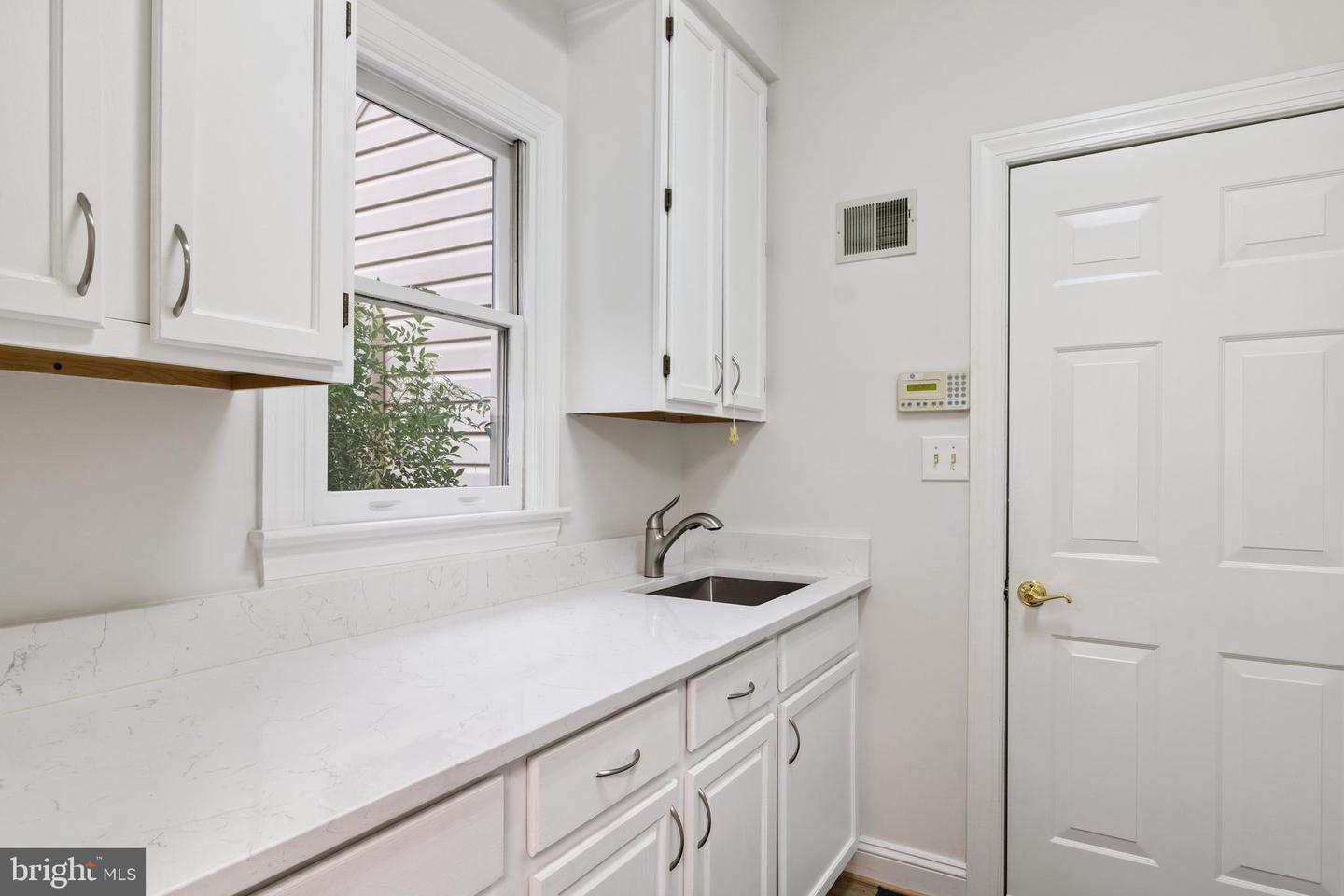 4427 BROOKSIDE DR, ALEXANDRIA, Virginia 22312, 5 Bedrooms Bedrooms, ,3 BathroomsBathrooms,Residential,For sale,4427 BROOKSIDE DR,VAFX2235446 MLS # VAFX2235446