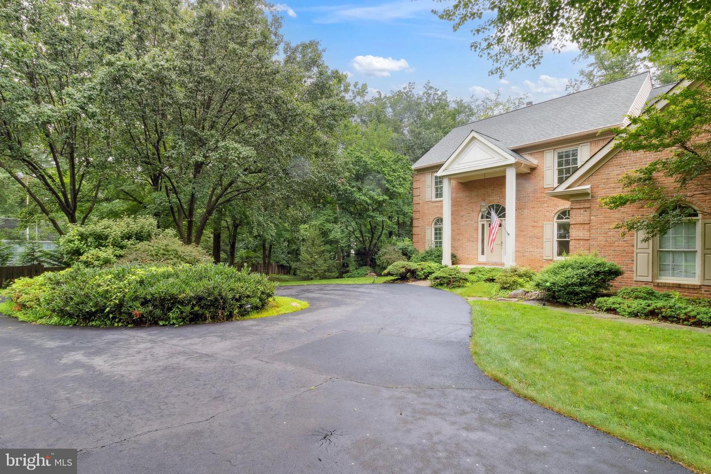 4427 BROOKSIDE DR, ALEXANDRIA, Virginia 22312, 5 Bedrooms Bedrooms, ,3 BathroomsBathrooms,Residential,For sale,4427 BROOKSIDE DR,VAFX2235446 MLS # VAFX2235446