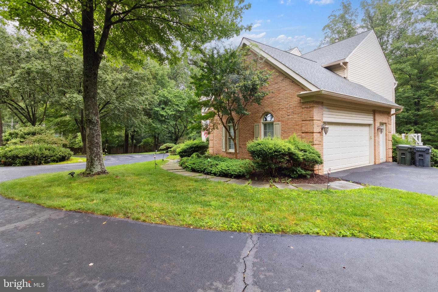 4427 BROOKSIDE DR, ALEXANDRIA, Virginia 22312, 5 Bedrooms Bedrooms, ,3 BathroomsBathrooms,Residential,For sale,4427 BROOKSIDE DR,VAFX2235446 MLS # VAFX2235446