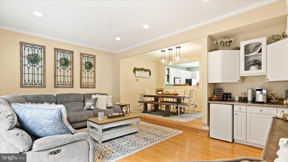 5554 JOWETT CT, ALEXANDRIA, Virginia 22315, 3 Bedrooms Bedrooms, ,2 BathroomsBathrooms,Residential,For sale,5554 JOWETT CT,VAFX2238190 MLS # VAFX2238190