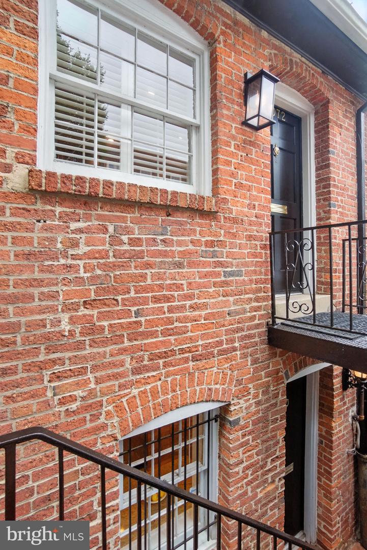1072 30TH ST NW, WASHINGTON, District Of Columbia 20007, 2 Bedrooms Bedrooms, ,2 BathroomsBathrooms,Residential,For sale,1072 30TH ST NW,DCDC2201630 MLS # DCDC2201630