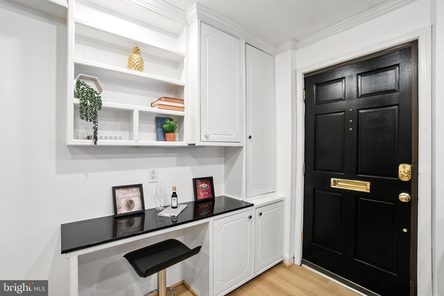 1072 30TH ST NW, WASHINGTON, District Of Columbia 20007, 2 Bedrooms Bedrooms, ,2 BathroomsBathrooms,Residential,For sale,1072 30TH ST NW,DCDC2201630 MLS # DCDC2201630