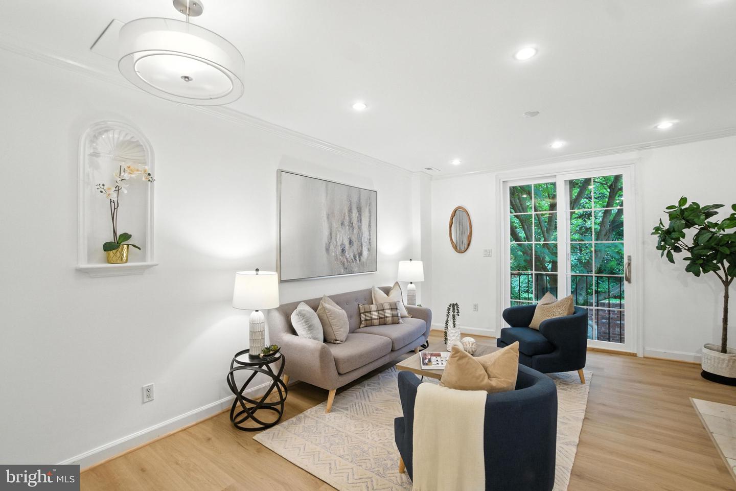 1072 30TH ST NW, WASHINGTON, District Of Columbia 20007, 2 Bedrooms Bedrooms, ,2 BathroomsBathrooms,Residential,For sale,1072 30TH ST NW,DCDC2201630 MLS # DCDC2201630
