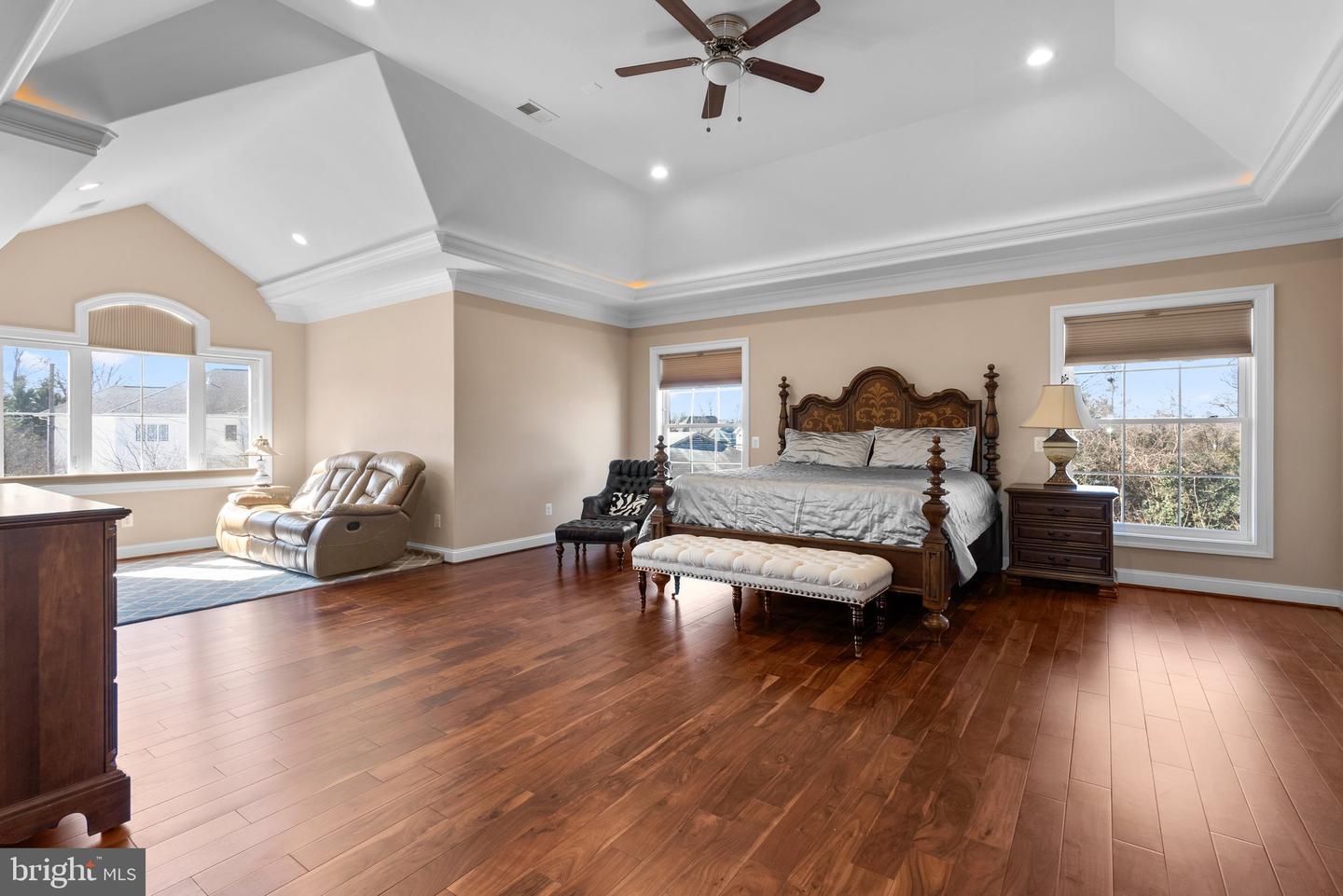 1718 CHATEAU CT, MCLEAN, Virginia 22101, 6 Bedrooms Bedrooms, ,6 BathroomsBathrooms,Residential,For sale,1718 CHATEAU CT,VAFX2244760 MLS # VAFX2244760