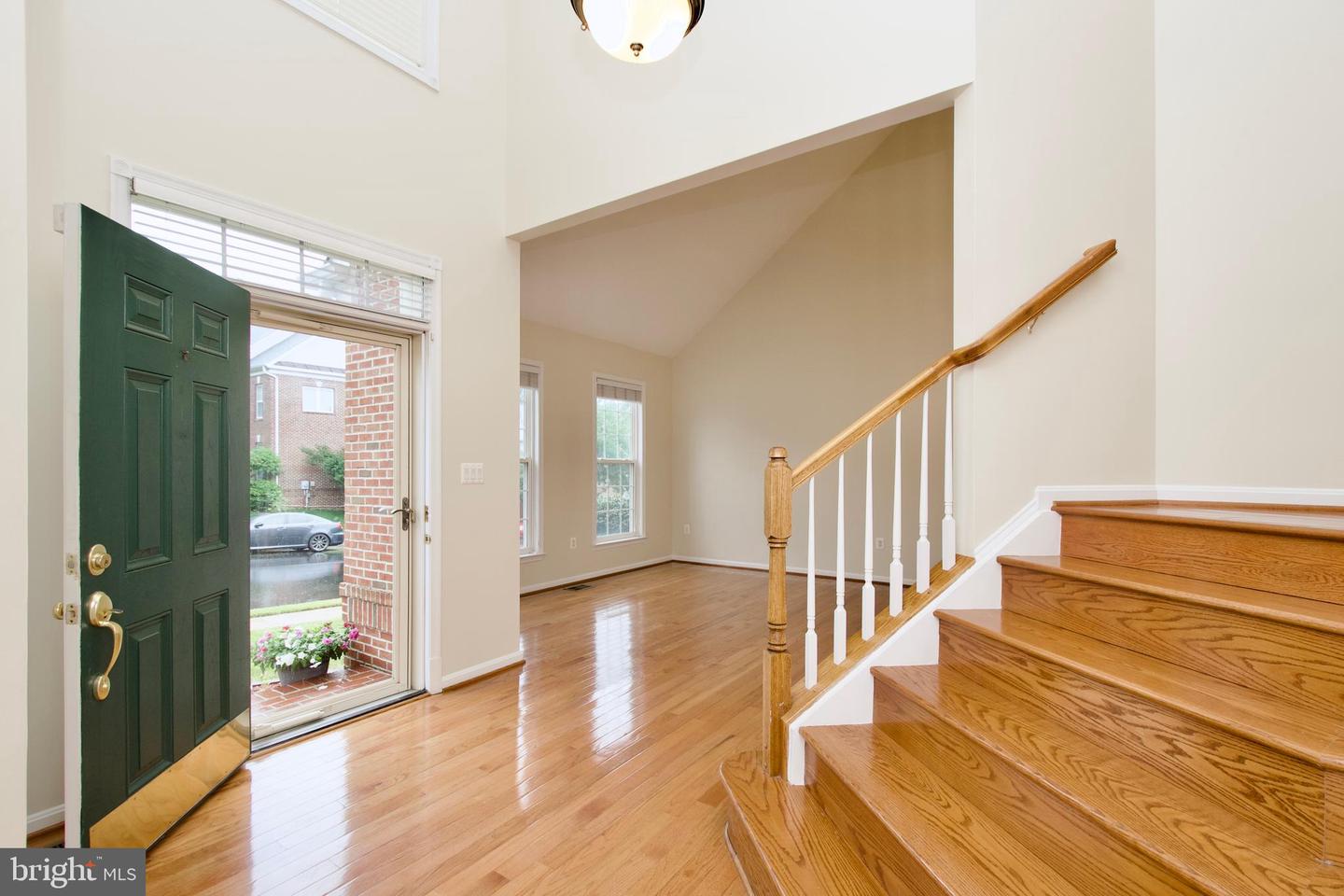 9573 5TH PL, LORTON, Virginia 22079, 4 Bedrooms Bedrooms, ,3 BathroomsBathrooms,Residential,For sale,9573 5TH PL,VAFX2245578 MLS # VAFX2245578