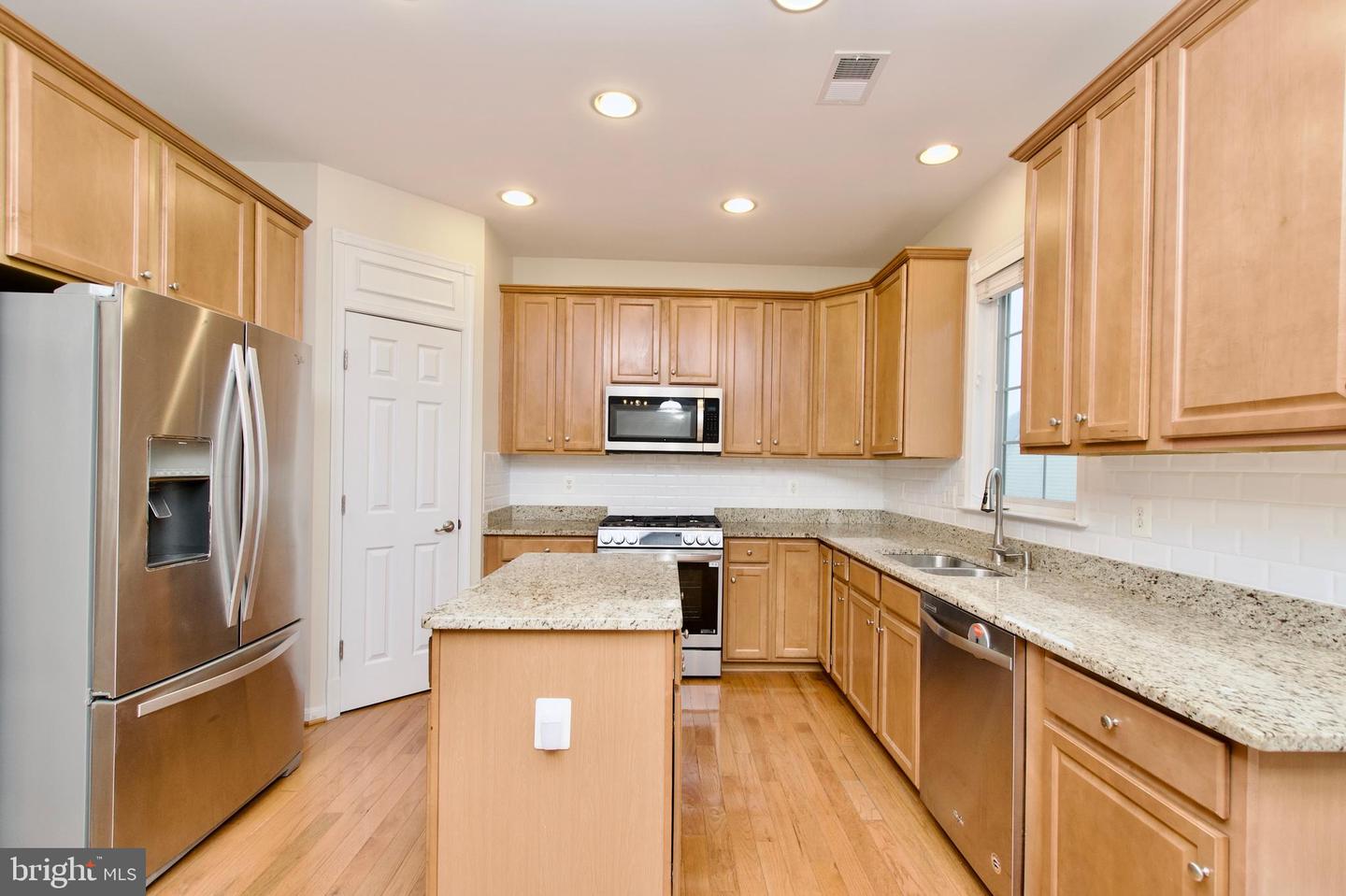 9573 5TH PL, LORTON, Virginia 22079, 4 Bedrooms Bedrooms, ,3 BathroomsBathrooms,Residential,For sale,9573 5TH PL,VAFX2245578 MLS # VAFX2245578