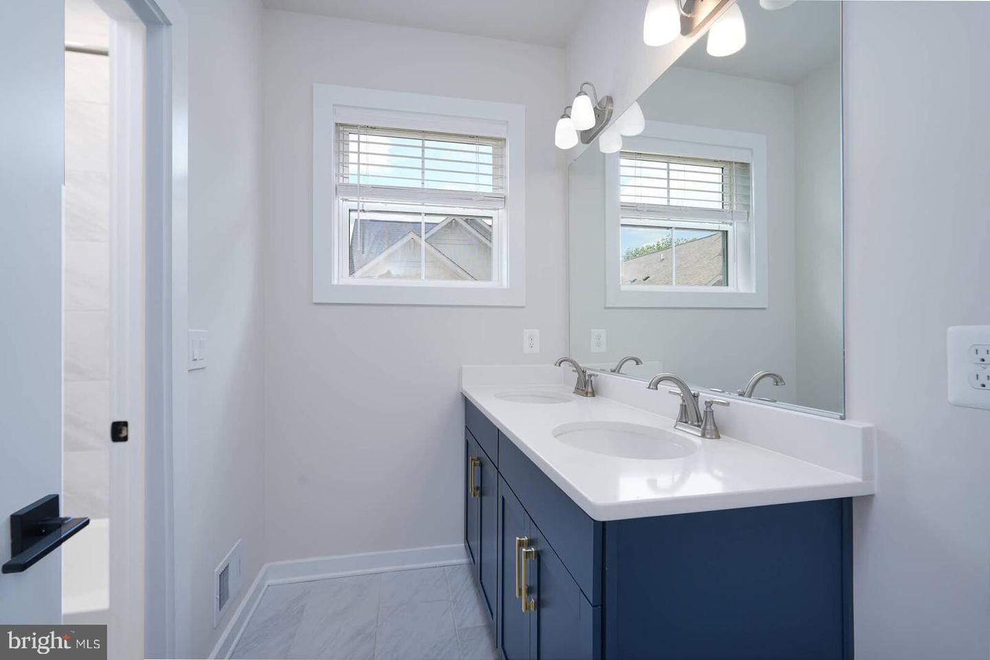 20769 PARTLOWS STORE SQ, ASHBURN, Virginia 20147, 4 Bedrooms Bedrooms, ,3 BathroomsBathrooms,Residential,For sale,20769 PARTLOWS STORE SQ,VALO2099546 MLS # VALO2099546