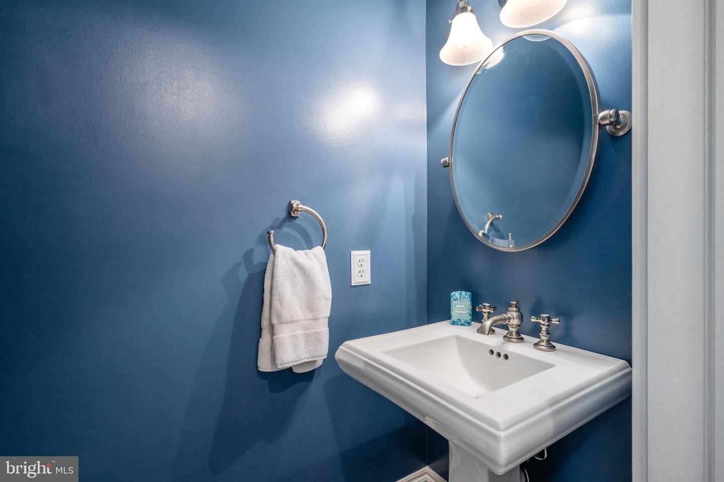 713 S UNION ST, ALEXANDRIA, Virginia 22314, 3 Bedrooms Bedrooms, ,4 BathroomsBathrooms,Residential,For sale,713 S UNION ST,VAAX2046772 MLS # VAAX2046772