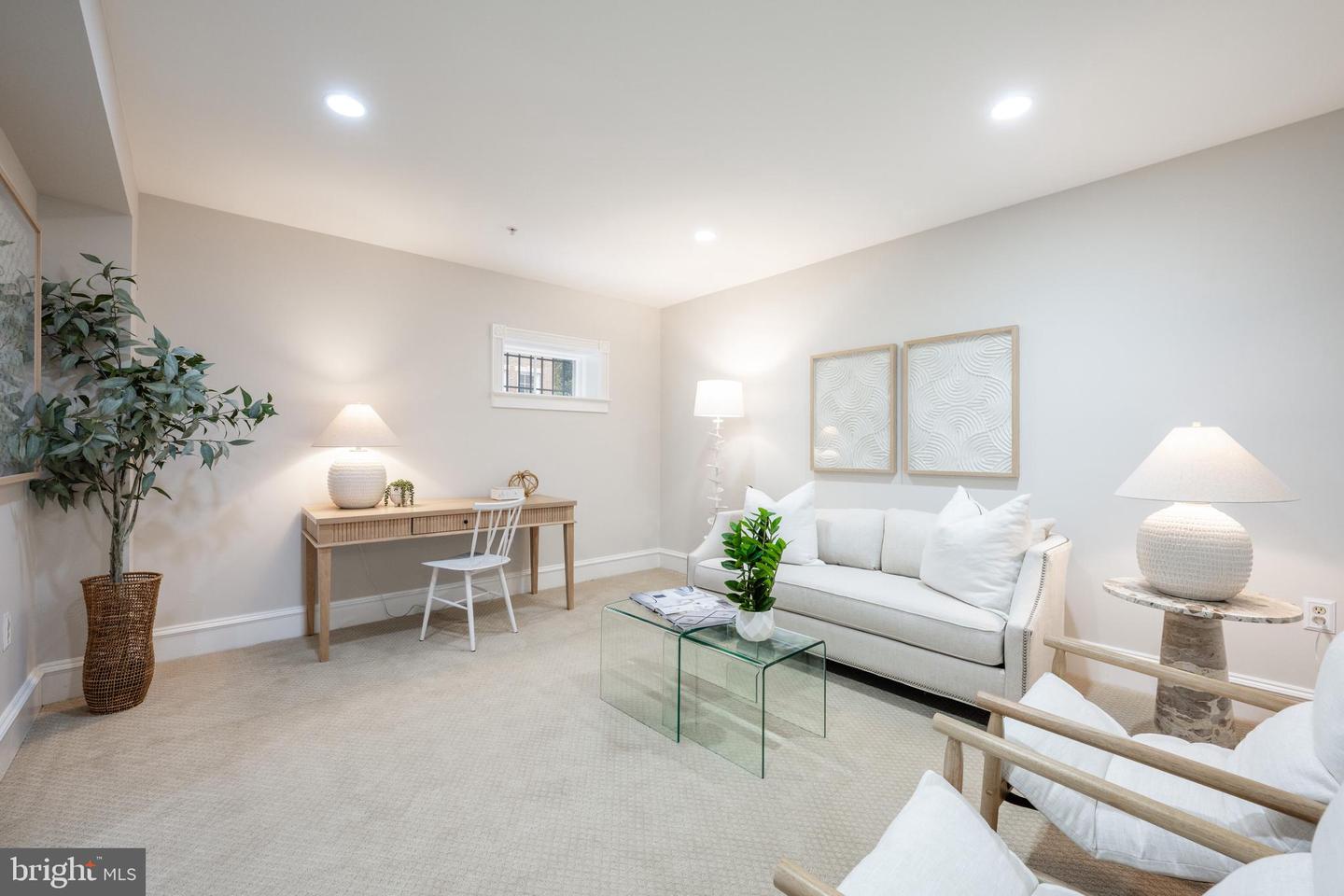 713 S UNION ST, ALEXANDRIA, Virginia 22314, 3 Bedrooms Bedrooms, ,4 BathroomsBathrooms,Residential,For sale,713 S UNION ST,VAAX2046772 MLS # VAAX2046772
