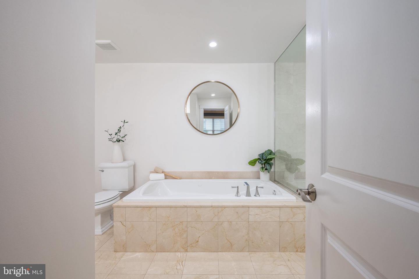 713 S UNION ST, ALEXANDRIA, Virginia 22314, 3 Bedrooms Bedrooms, ,4 BathroomsBathrooms,Residential,For sale,713 S UNION ST,VAAX2046772 MLS # VAAX2046772
