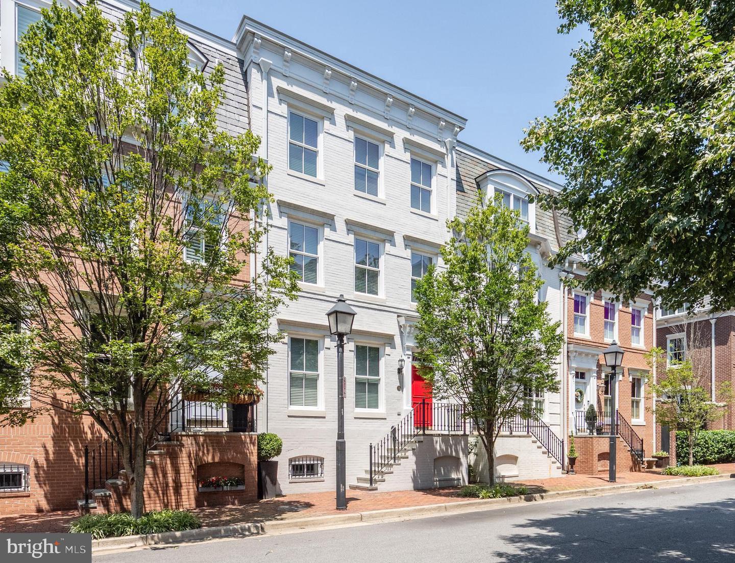 713 S UNION ST, ALEXANDRIA, Virginia 22314, 3 Bedrooms Bedrooms, ,4 BathroomsBathrooms,Residential,For sale,713 S UNION ST,VAAX2046772 MLS # VAAX2046772